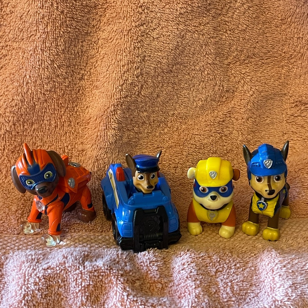 Paw Patrol Action Figures Orange and Blue Playset